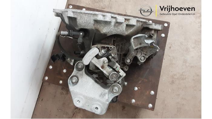 Gearbox from a Opel Astra K Sports Tourer 1.0 Turbo 12V 2019