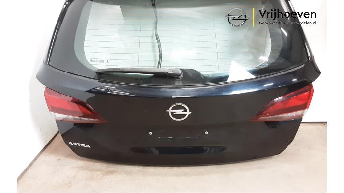 Hayon d'un Opel Astra K Sports Tourer 1.0 Turbo 12V 2019