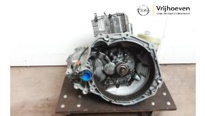 Używane Skrzynia biegów Opel Karl 1.0 12V Cena € 2.000,00 Procedura marży oferowane przez Autodemontage Vrijhoeven B.V.