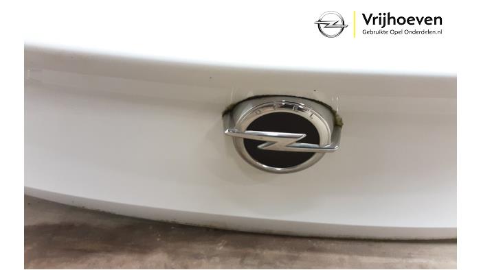 Portón trasero de un Opel Astra K 1.0 SIDI Turbo 12V 2018