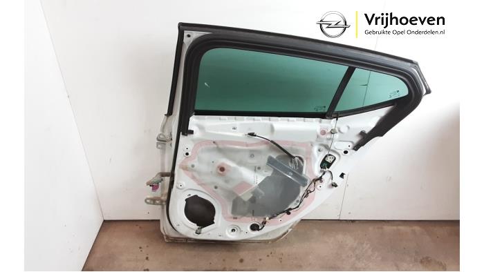Drzwi prawe tylne wersja 4-drzwiowa z Opel Astra K 1.0 SIDI Turbo 12V 2018