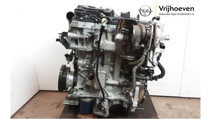 Engine from a Opel Corsa F (UB/UH/UP) 1.2 Turbo 12V 100 2021