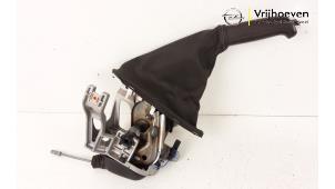 Usagé Levier frein à main Opel Astra K Sports Tourer 1.0 Turbo 12V Prix € 75,00 Règlement à la marge proposé par Autodemontage Vrijhoeven B.V.