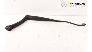 Used Front wiper arm Opel Karl 1.0 12V Price € 20,00 Margin scheme offered by Autodemontage Vrijhoeven B.V.