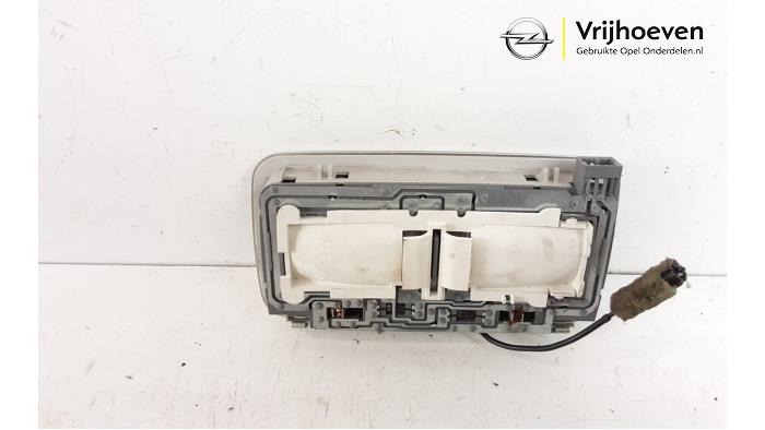 Oswietlenie wewnetrzne przód z Opel Combo 1.3 CDTI 16V ecoFlex 2016