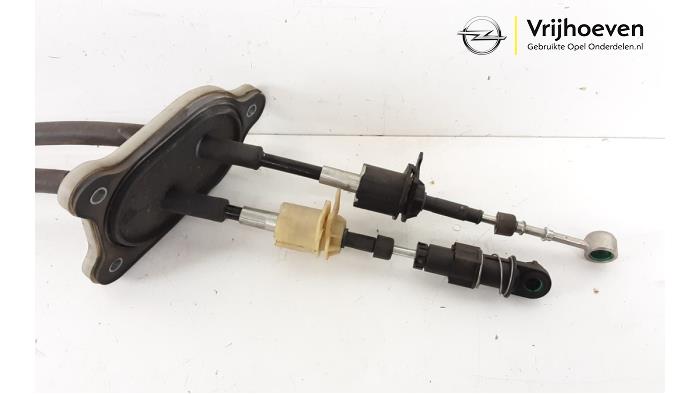 Gearbox shift cable from a Opel Combo 1.3 CDTI 16V ecoFlex 2016