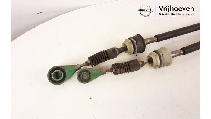Gearbox shift cable from a Opel Combo 1.3 CDTI 16V ecoFlex 2016