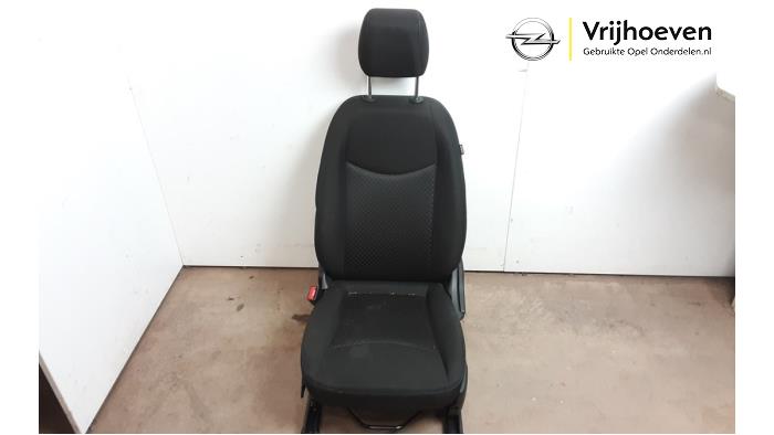 Używane Fotel lewy Opel Karl 1.0 12V Cena € 150,00 Procedura marży oferowane przez Autodemontage Vrijhoeven B.V.