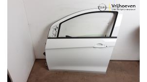 Używane Drzwi lewe przednie wersja 4-drzwiowa Opel Karl 1.0 12V Cena € 750,00 Procedura marży oferowane przez Autodemontage Vrijhoeven B.V.