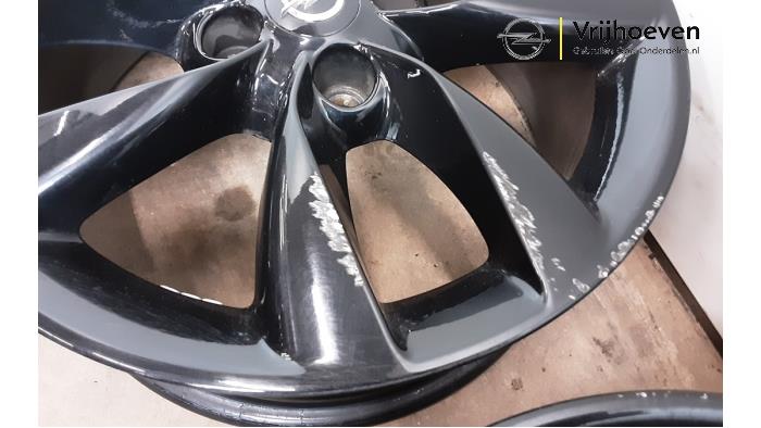 Felgen Set van een Opel Adam 1.4 16V 2019