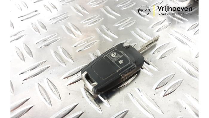 Cerradura de contacto y llave de un Opel Mokka/Mokka X 1.6 CDTI 16V 4x2 2015