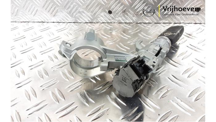 Zündschloss+Schlüssel van een Opel Mokka/Mokka X 1.6 CDTI 16V 4x2 2015
