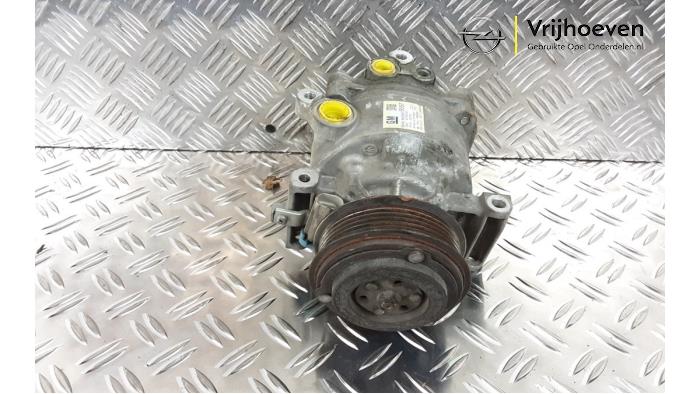 Air conditioning pump from a Opel Mokka/Mokka X 1.6 CDTI 16V 4x2 2015