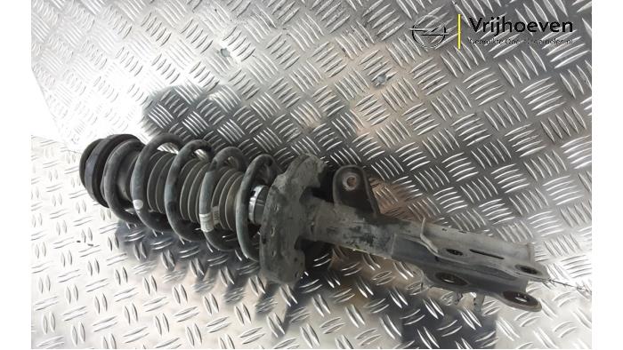 Front shock absorber rod, left from a Opel Mokka/Mokka X 1.6 CDTI 16V 4x2 2015
