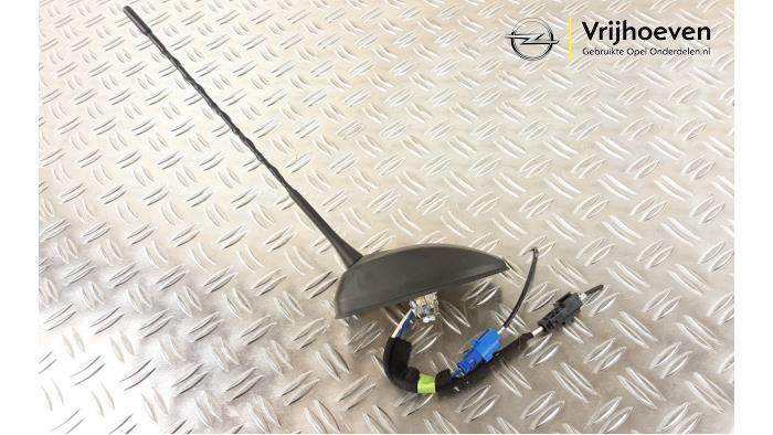 Używane Antena Opel Astra K Sports Tourer 1.0 Turbo 12V Cena € 50,00 Z VAT oferowane przez Autodemontage Vrijhoeven B.V.