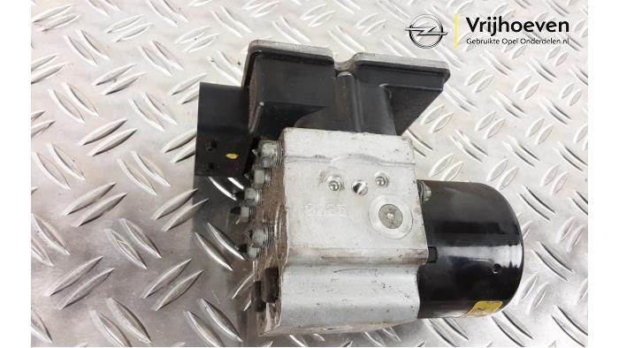 Begagnade ABS-pump Opel Vectra C 1.8 16V Pris € 30,00 Marginaltabell erbjuds av Autodemontage Vrijhoeven B.V.