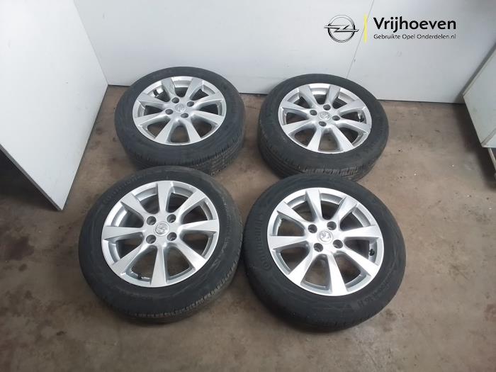 Sport rims set + tires from a Opel Corsa F (UB/UH/UP) 1.2 Turbo 12V 100 2021