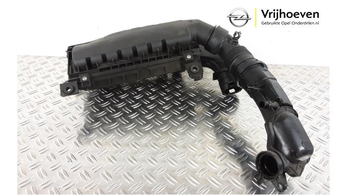 Gebrauchte Luftfiltergehäuse Opel Corsa F (UB/UH/UP) 1.2 Turbo 12V 100 Preis € 24,94 Margenregelung angeboten von Autodemontage Vrijhoeven B.V.