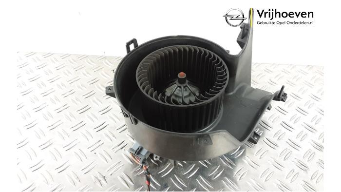 Motor de ventilador de calefactor de un Opel Vectra C 1.8 16V 2005