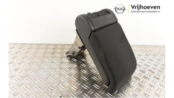 Armrest from a Opel Vectra C 1.8 16V 2005