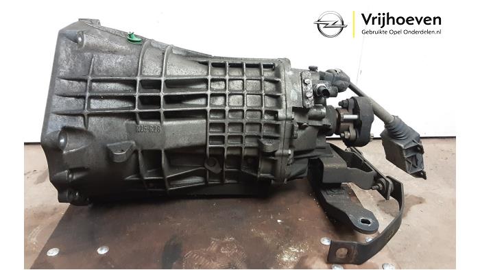 Gearbox from a Opel Omega B (25/26/27) 2.0i 16V 1998