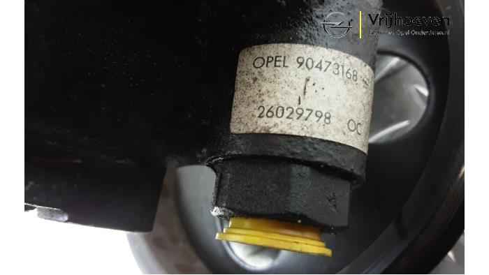 Pompe de direction d'un Opel Omega B (25/26/27) 2.0i 16V 1998
