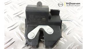 Used Tailgate lock mechanism Opel Meriva 1.4 Turbo 16V ecoFLEX Price € 20,00 Margin scheme offered by Autodemontage Vrijhoeven B.V.
