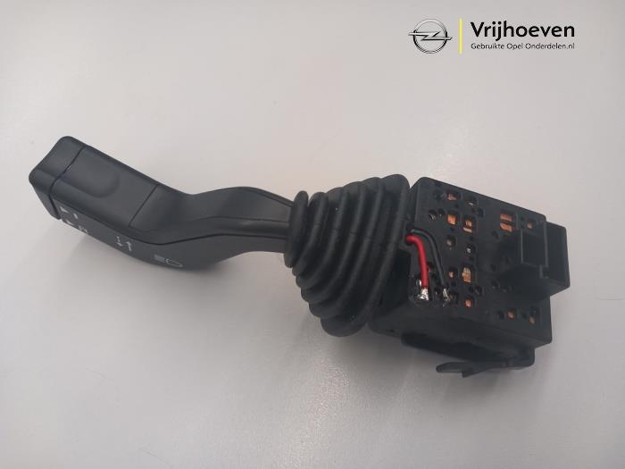 Cruise control switch from a Opel Meriva 1.8 16V 2005