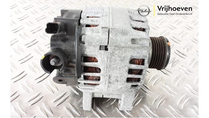 Dynamo van een Opel Crossland (X) 1.2 Turbo 12V 2020