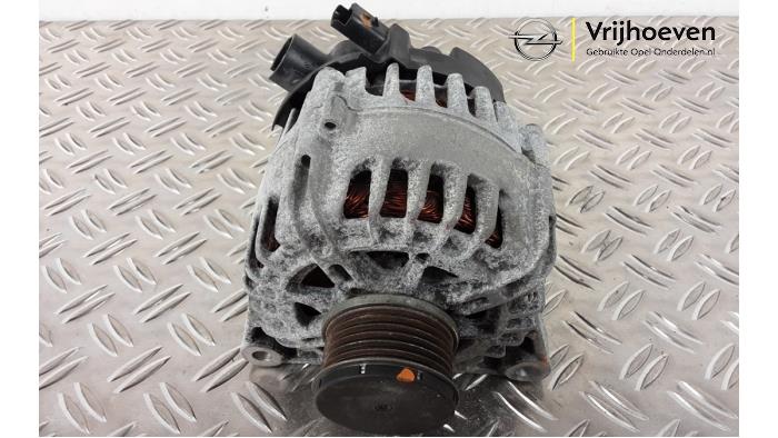 Dynamo van een Opel Crossland (X) 1.2 Turbo 12V 2020