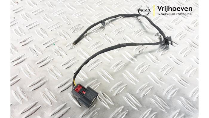 Plug from a Opel Crossland/Crossland X 1.2 Turbo 12V 2020