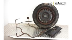 Usagé Mécanique de suspension roue de secours Opel Zafira (F75) 1.6 16V Prix € 75,00 Règlement à la marge proposé par Autodemontage Vrijhoeven B.V.