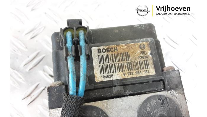 ABS Pumpe van een Opel Zafira (F75) 1.6 16V 2001
