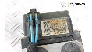 ABS Pumpe van een Opel Zafira (F75) 1.6 16V 2001