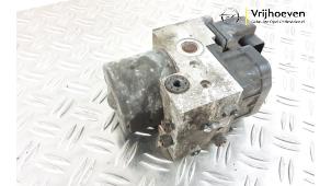 ABS Pumpe van een Opel Zafira (F75) 1.6 16V 2001