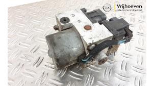 ABS Pumpe van een Opel Zafira (F75) 1.6 16V 2001