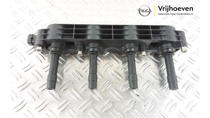 Usagé Bobine Opel Zafira (F75) 1.6 16V Prix € 25,00 Règlement à la marge proposé par Autodemontage Vrijhoeven B.V.