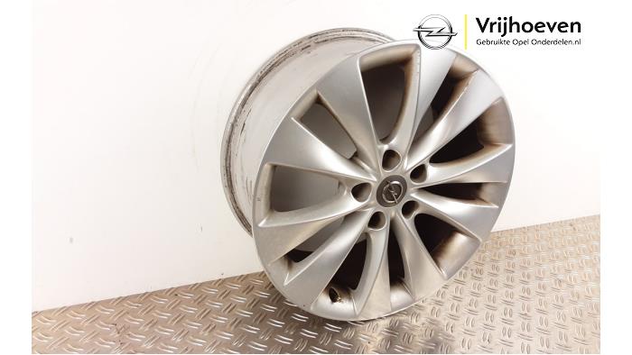Wheel from a Opel Astra J GTC (PD2/PF2) 1.4 Turbo 16V ecoFLEX 120 2013