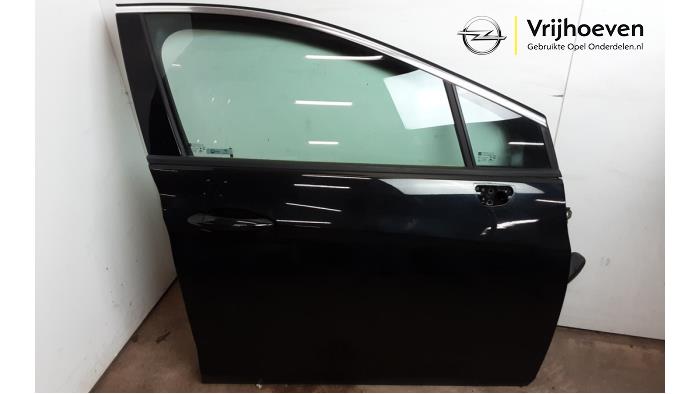 Drzwi prawe przednie wersja 4-drzwiowa z Opel Astra K 1.6 CDTI 110 16V 2017