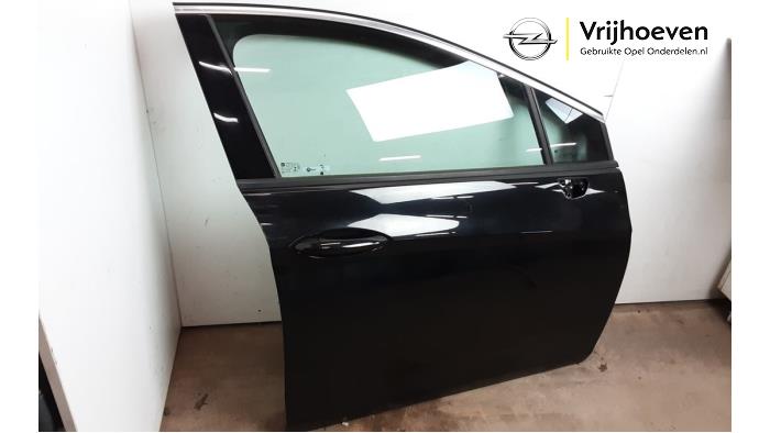 Drzwi prawe przednie wersja 4-drzwiowa z Opel Astra K 1.6 CDTI 110 16V 2017