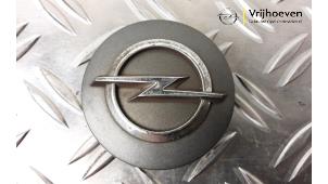 Usagé Enjoliveur moyeu Opel Astra J GTC (PD2/PF2) 1.4 Turbo 16V ecoFLEX 120 Prix € 20,06 Prix TTC proposé par Autodemontage Vrijhoeven B.V.