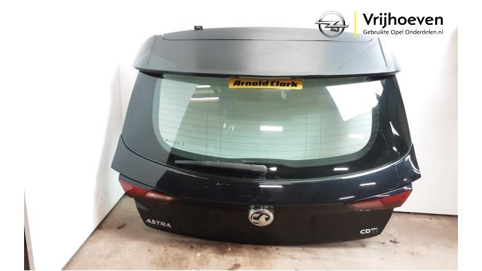 Begagnade Baklucka Opel Astra K 1.6 CDTI 110 16V Pris € 100,00 Marginaltabell erbjuds av Autodemontage Vrijhoeven B.V.
