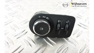 Used Light switch Opel Corsa E 1.4 16V Price € 20,00 Margin scheme offered by Autodemontage Vrijhoeven B.V.