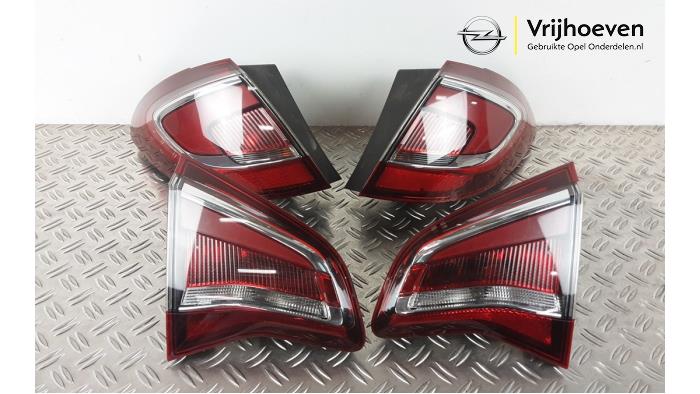 Set of taillights, left + right from a Opel Meriva 1.4 16V Ecotec 2016