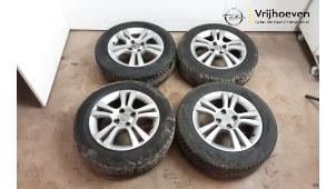 Gebrauchte Felgen Set + Reifen Opel Corsa D 1.3 CDTi 16V ecoFLEX Preis € 150,00 Margenregelung angeboten von Autodemontage Vrijhoeven B.V.