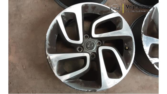 Set of wheels from a Opel Crossland (X) 1.2 12V 2017
