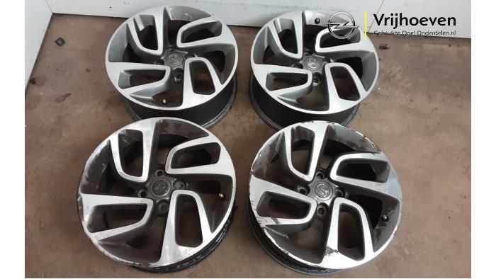 Set of wheels from a Opel Crossland (X) 1.2 12V 2017