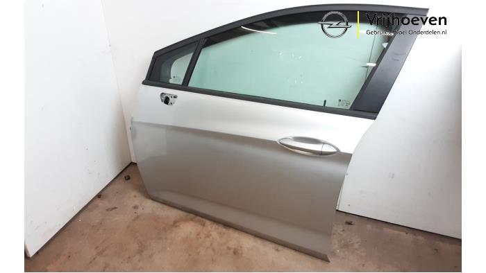 Porte avant gauche d'un Opel Astra K Sports Tourer 1.4 Turbo 12V 2019