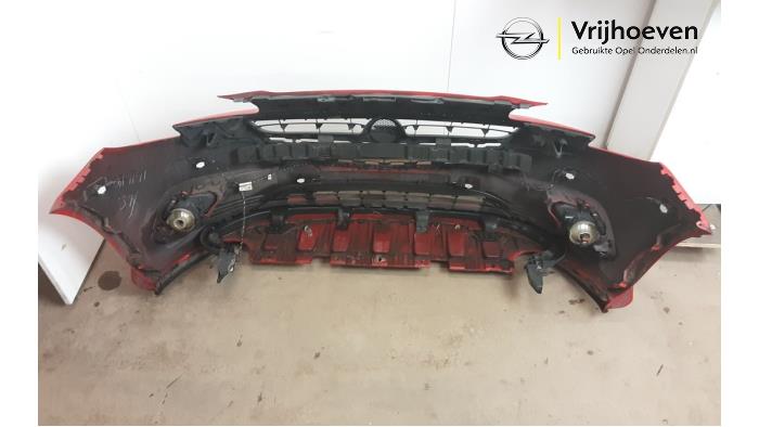 Pare-chocs avant d'un Opel Corsa E 1.0 SIDI Turbo 12V 2014