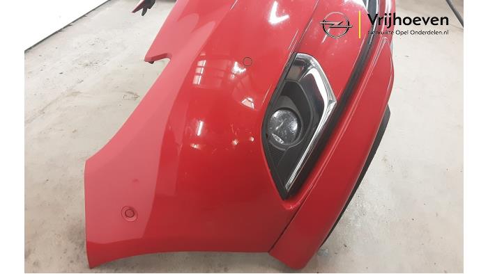 Pare-chocs avant d'un Opel Corsa E 1.0 SIDI Turbo 12V 2014